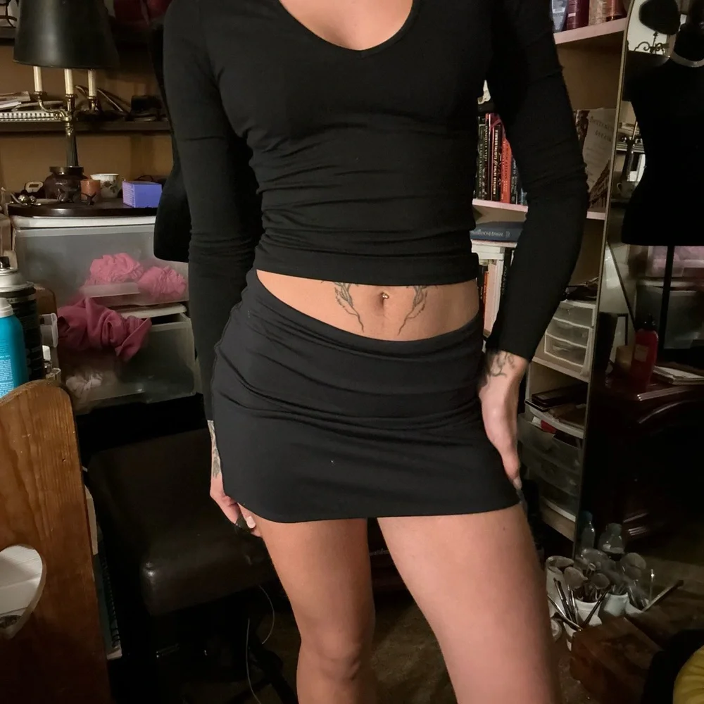 New Aritzia Black Mini Bodycon Skirt - Picture 1 of 5